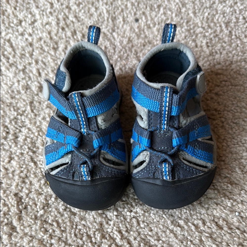 Toddler size 4 Kids Blue and Gray Sandals